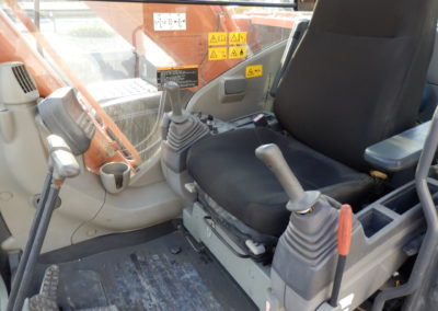Hitachi_ZX200_2007-29