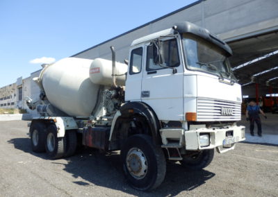 Iveco_330-30_6x6_hormigonera-12