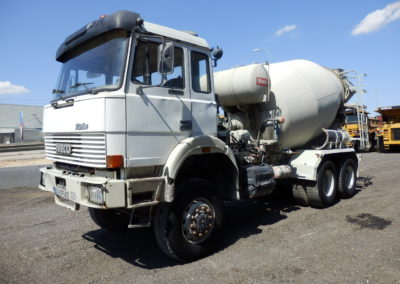 Iveco_330-30_6x6_hormigonera-13