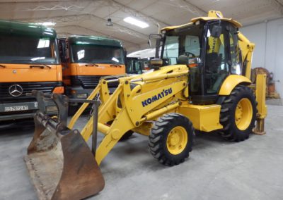 Komatsu_WB93R5_2006 (1)