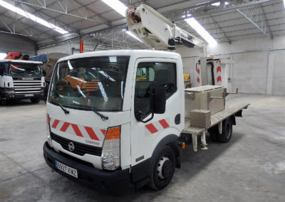 Nissan_Cabstar_35.11_Versalift-1