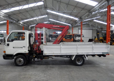 Nissan_Cabstar_Grua-2