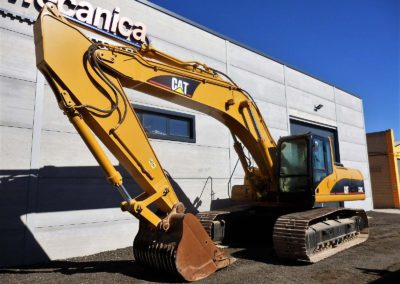 Cat_330C_2004-1