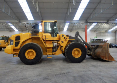 Volvo_L220G_2012-1