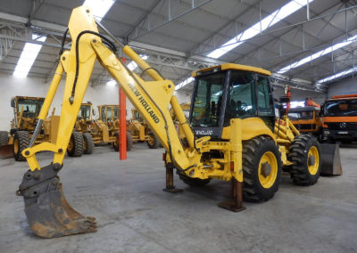 New_Holland_LB115_1999-3