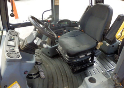 New_Holland_LB115_1999-5